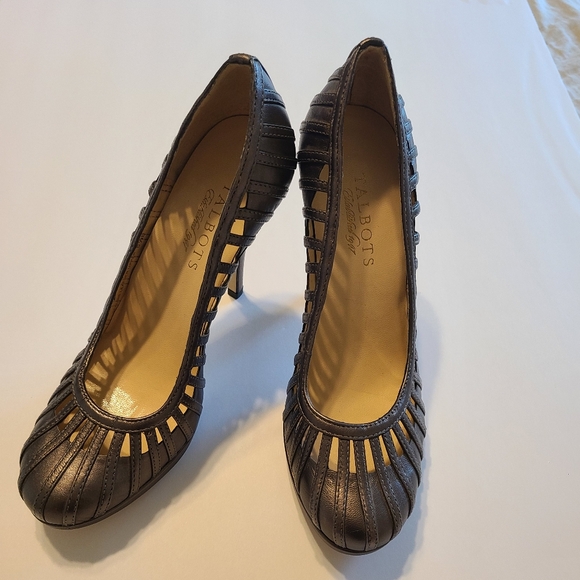 Talbots 6 1/2 B Silver leather high Heel Cage Classic Pump Career Cocktail - Picture 6 of 11